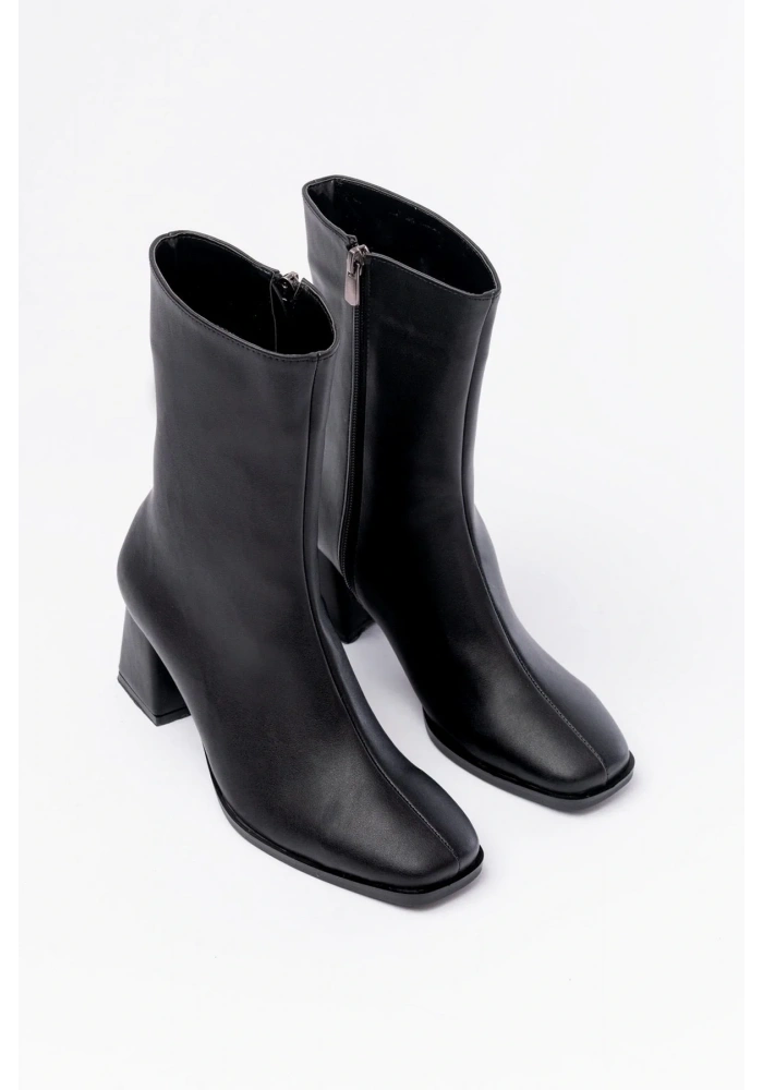 MSK-032 Siyah Topuklu Fermuarlı Kadın Bot
