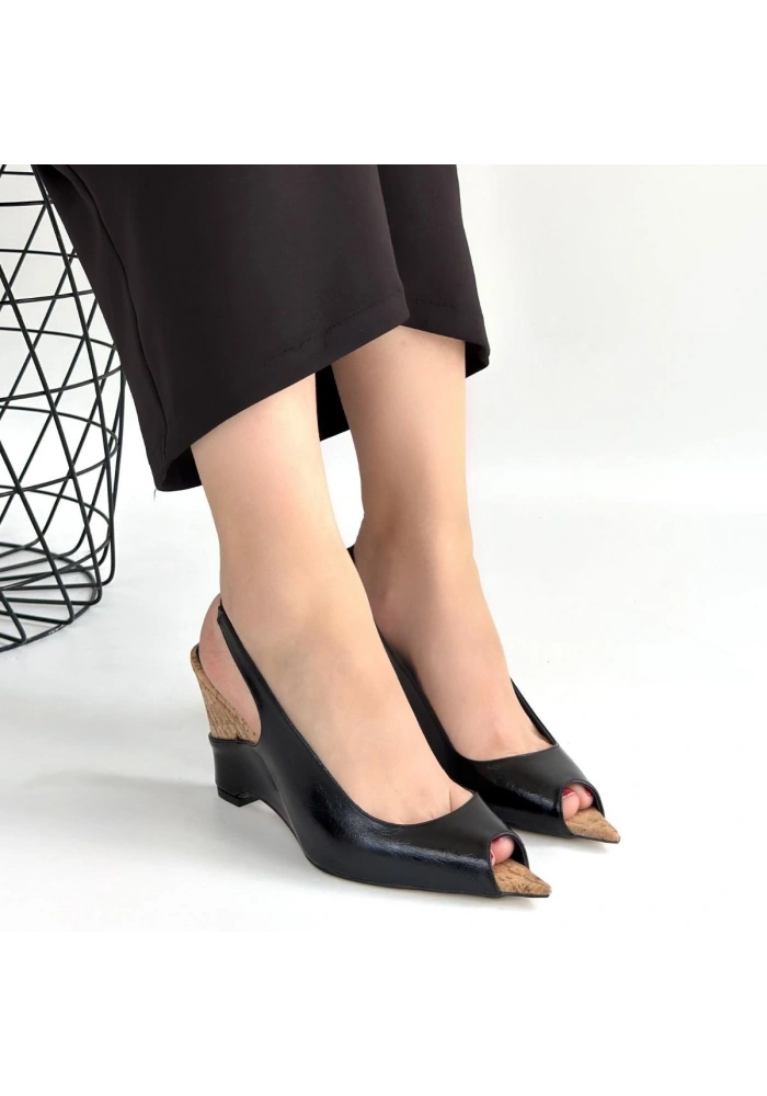 Nemba Siyah Rugan Dolgu Topuk Ayakkabı