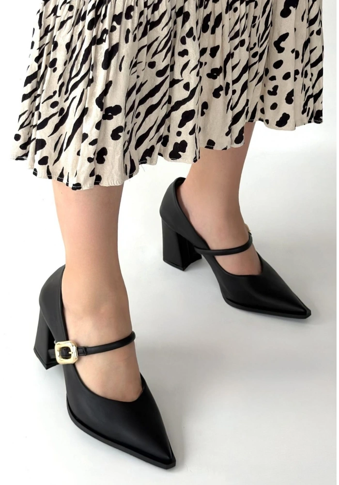 Nıvra Siyah Cilt Topuklu Ayakkabı