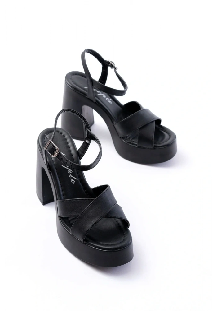P-105 Siyah Çapraz Kalın Topuklu Kadın Sandalet