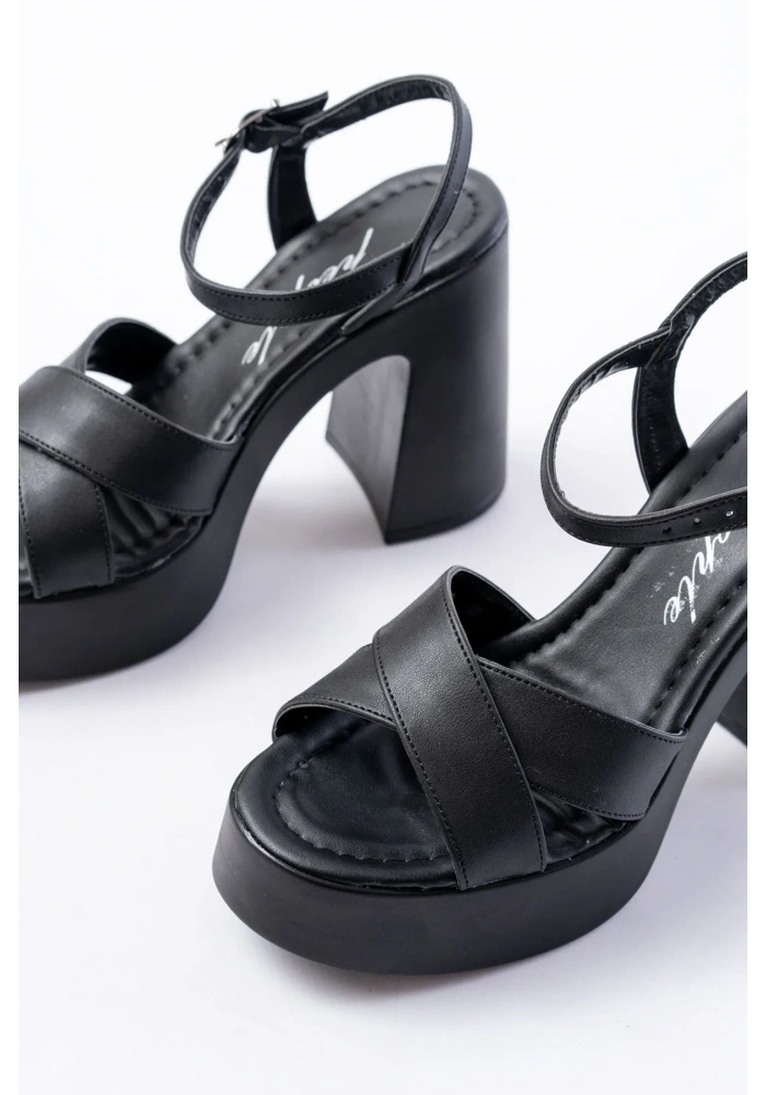 P-105 Siyah Çapraz Kalın Topuklu Kadın Sandalet