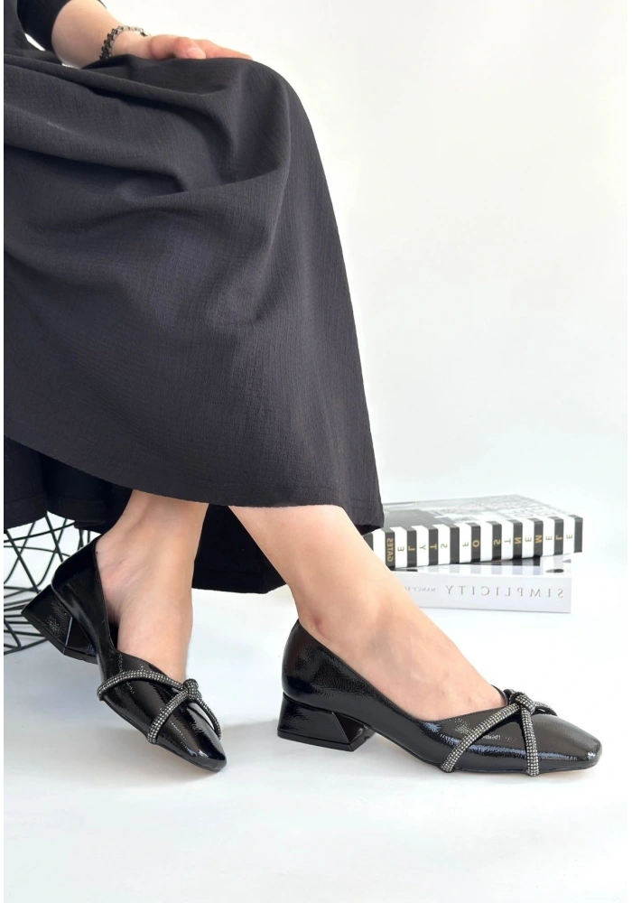 Pety Siyah Rugan Topuklu Ayakkabı