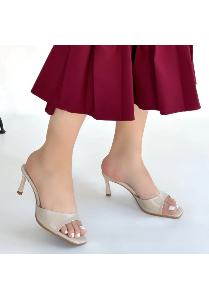 Ribay Bej Rugan Topuklu Terlik