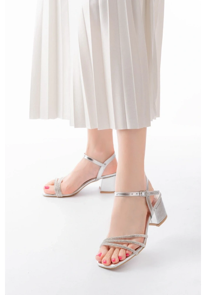 S-889  Gümüş 3 Bantlı Topuklu Kadın Ayakkabı
