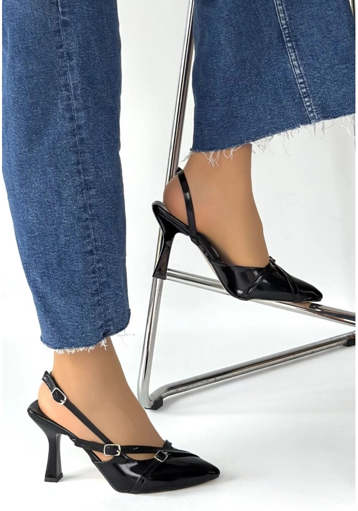 Tetti Siyah Rugan Topuklu Ayakkabı