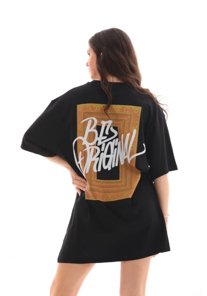 kadın Bisiklet Yaka Baskılı Oversize T-Shirt - Siyah