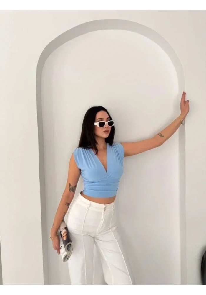 Vatkalı Kolsuz V Yaka Drapeli Crop Bluz Likralı Fit - Bebek Mavisi
