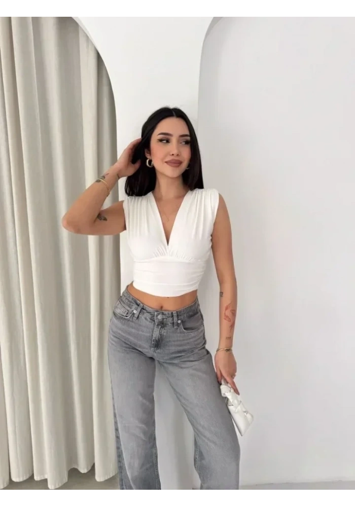 Vatkalı Kolsuz V Yaka Drapeli Crop Bluz Likralı Fit - Beyaz