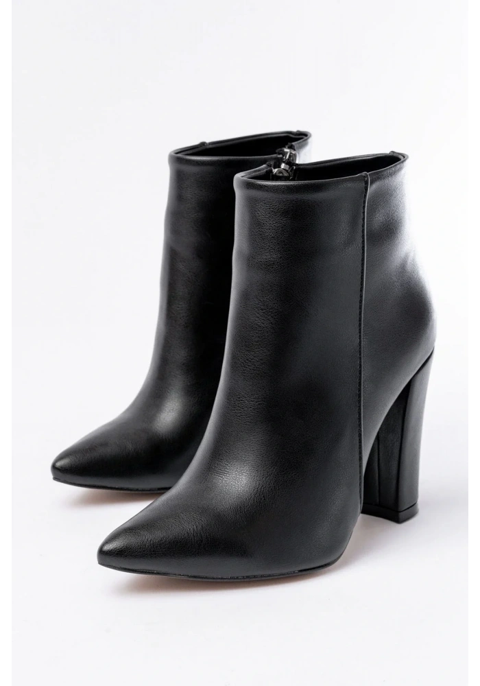 VRT-4801 Siyah Yüksek Kalın Topuklu Fermuarlı Kadın Bot