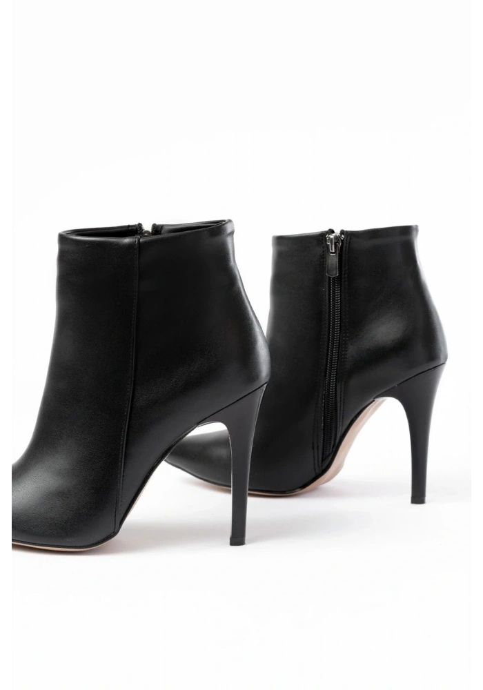 VRT-4802 Siyah Yüksek İnce Topuklu Fermuarlı Kadın Bot