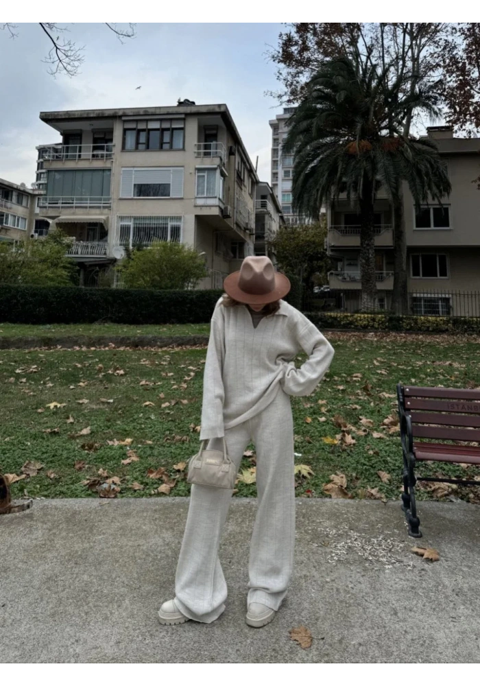 Yakalı Cizgi Detaylı Triko İkili Takım - Beyaz