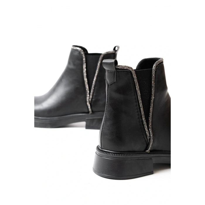 02-02 Siyah Taş Aksesuarlı Lastikli Günlük Kadın Bot