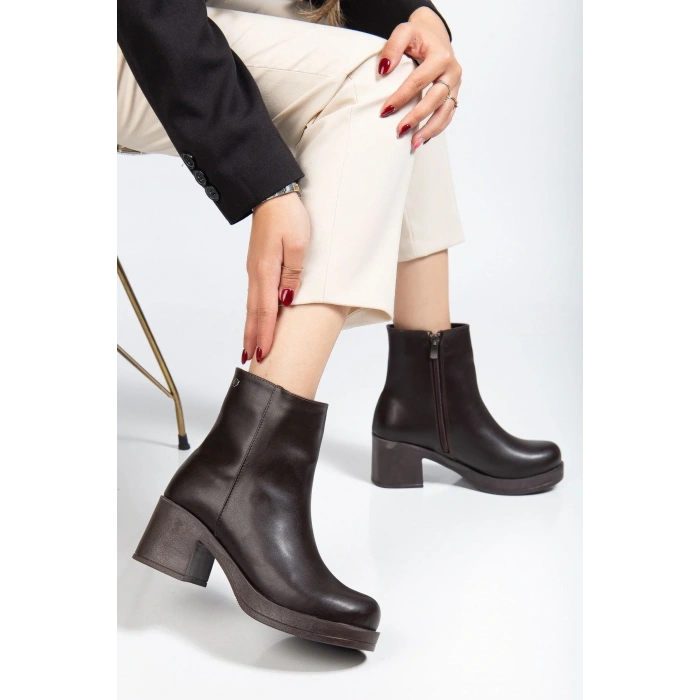 5109-3022 Kahve Fermuarlı Kalın Topuklu Günlük Kadın Bot
