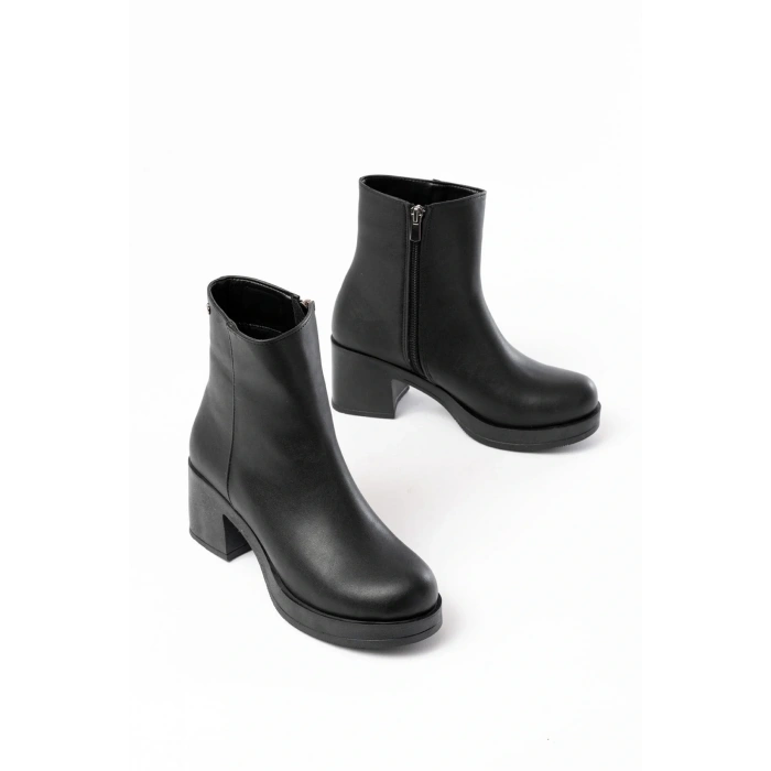 5109-3022 Siyah Fermuarlı Kalın Topuklu Günlük Kadın Bot