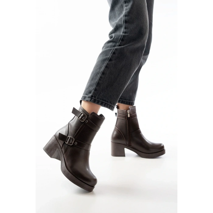5109-3027 Kahverengi Topuklu Fermuarlı Günlük Kadın Bot