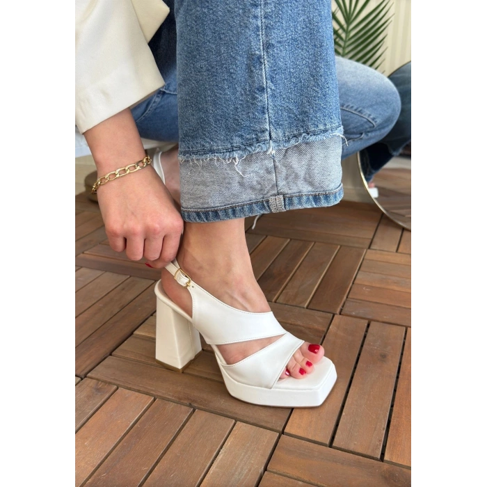 Cica Beyaz Cilt Topuklu Ayakkabı