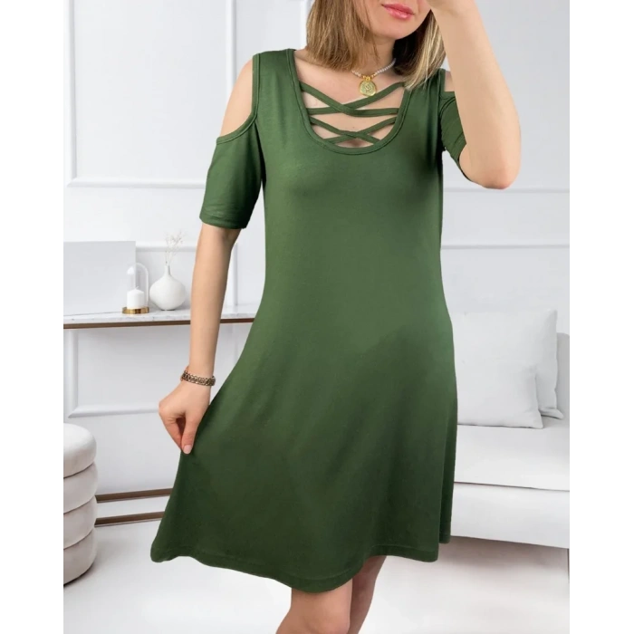 Dekolteli Bağcık Detay Viskon Kumaş Elbise