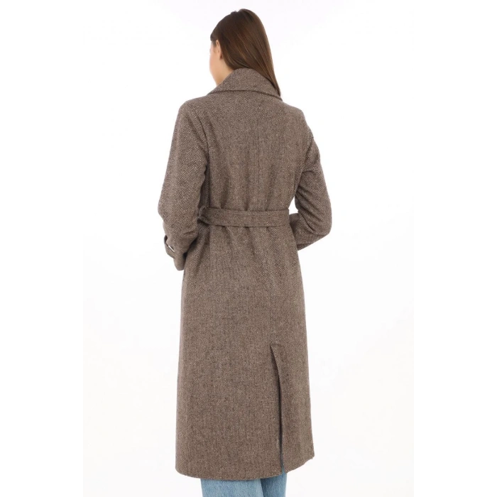 Kadın Balık Sırtı Yünlü Dokuma Kaşe Kaban – Kruvaze Yaka, Kuşaklı, Cepli, Astarlı Uzun Boy Tesettür Şık Kışlık Kaşe Kaban Modeli - Vizon