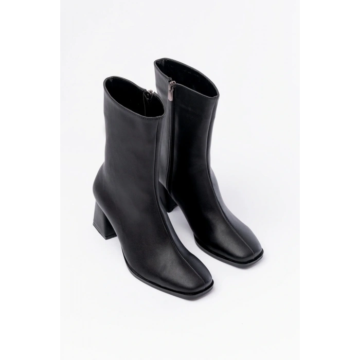 MSK-032 Siyah Topuklu Fermuarlı Kadın Bot