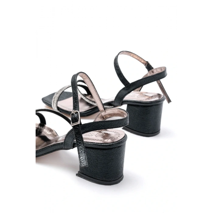 S-900  Siyah Bantlı Taşlı Kalın Şeffaf Topuklu Kadın Ayakkabı