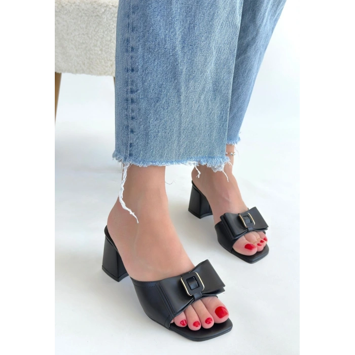 Veor Siyah Cilt Topuklu Terlik