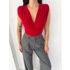 Kadın Vatkalı Kolsuz V Yaka Drapeli Crop Bluz Likralı Fit - Kırmızı