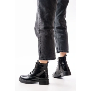 02-2003 Siyah Rugan Bağcıklı Fermuarlı Günlük Kadın Bot