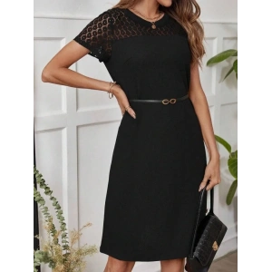 Kadın Kısa Kollu Bisiklet Yaka Dantel Detaylı Düğmeli Modal Elbise