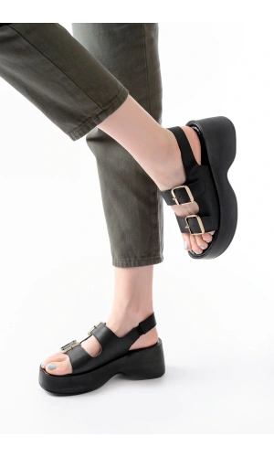 24414-572 Siyah Tokalı  Günlük Dolgu Topuk Kadın Sandalet