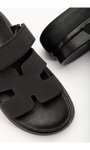 24422-HERMES Siyah Dolgu Topuk Kadın Sandalet