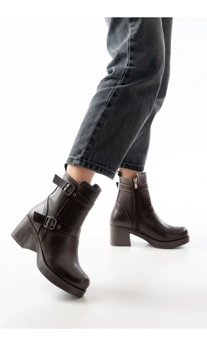 5109-3027 Kahverengi Topuklu Fermuarlı Günlük Kadın Bot