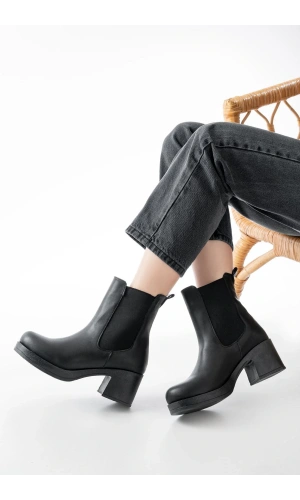 5109-3056 Siyah Lastikli Kalın Topuklu Günlük Kadın Bot