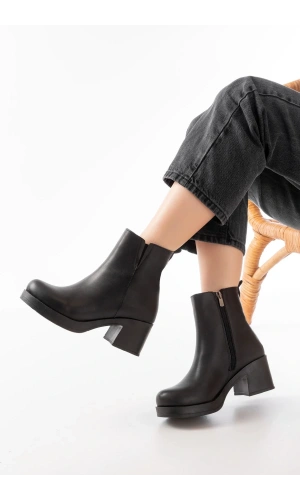 5109-3057 Siyah Lastikli Fermuarlı Kalın Topuklu Günlük Kadın Bot