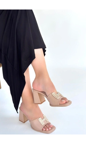Caren Bej Cilt Topuklu Terlik