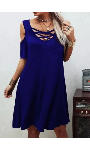 Dekolteli Bağcık Detay Viskon Kumaş Elbise