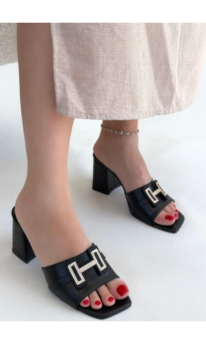 Erew Siyah Cilt Topuklu Terlik