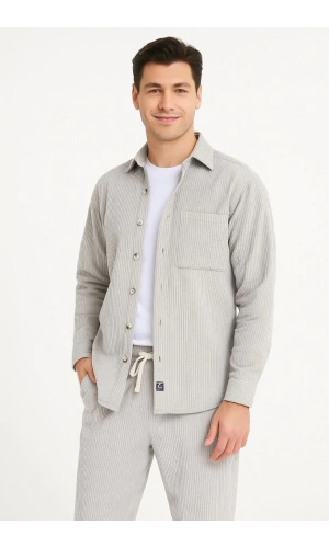 Erkek Kadife Oversize Takım – Gömlek ve Pantolon İkili Set Füme Corduroy Şıklığı, Rahat ve Zarif Duruş Yumuşak Dokulu Kadife Kumaş, Düğmeli Gömlek Üst ve Lastikli Pantolon Alt Parça ile Gün Boyu Konfor- Gri