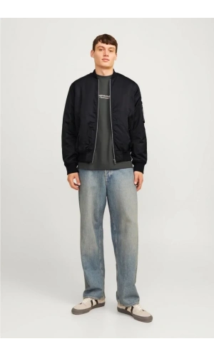 Erkek Siyah Bomber Mont – Fermuarlı, Cepli, Kapitone Astarlı Rahat Günlük Ceket Bahar & Kış Kullanıma Uygun - Siyah