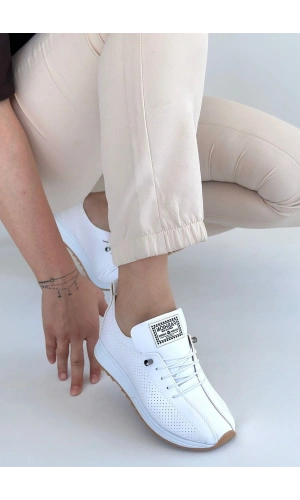 Fiert Beyaz Cilt Bağcıklı Spor Ayakkabı