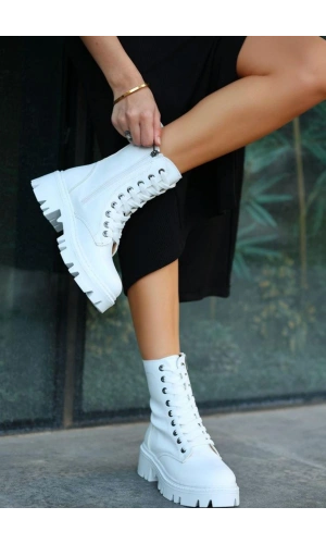 Flona Beyaz Cilt Bağcıklı Bot