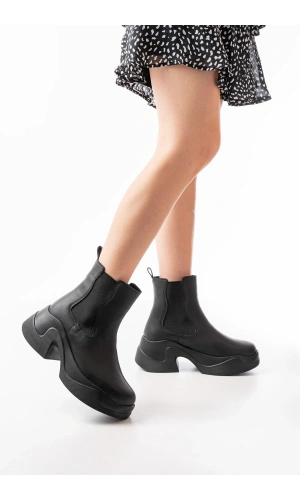 FZ-2400 Siyah Yüksek Tabanlı Lastikli Günlük Kadın Bot