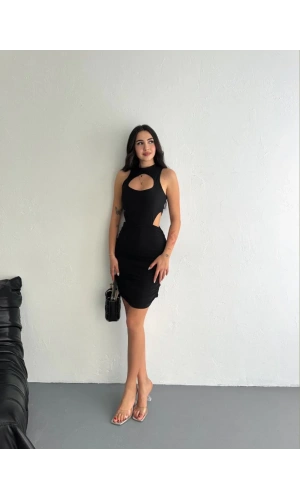Göğüs ve Yanlar dekolteli Kolsuz Boy Elbise - Siyah
