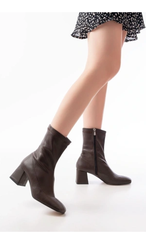 HC-2700 Kahverengi Topuklu Fermuarlı Kadın Bot