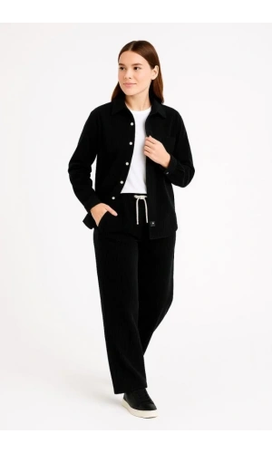 Kadife Oversize Takım – Gömlek Ve Pantolon İkili Set Füme Corduroy Şıklığı, Rahat Ve Zarif Duruş Yumuşak Dokulu Kadife Kumaş, Düğmeli Gömlek Üst Ve Lastikli Pantolon Alt Parça Ile Gün Boyu Konfor- Siyah