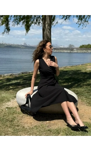 Kadın Ithal Krep Kumaş Kruvaze Yaka Eteği Kloş Kolsuz Mini Elbise