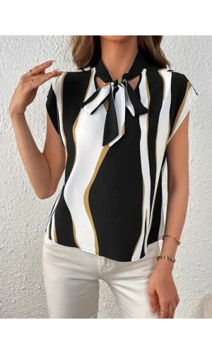 Kadın Kısa Kollu Boyundan Bağlamalı Desenli Dokuma Bluz