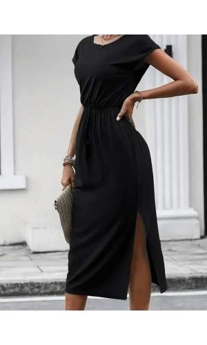 Kadın Kısa Kollu Yakası Açık Belden Kuşaklı Yandan Yırtmaçlı Midi Viskon Elbise