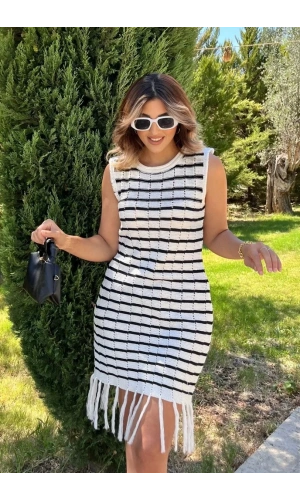 Kadın Kolsuz V Yaka Eteği Püsküllü çizgi Desen Triko Elbise