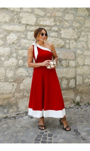 Kadın Tek Omuzu Açık Omuzlardan Kurdela Detaylı çift Renkli Ithal Krep Elbise