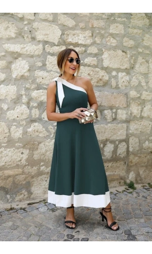 Kadın Tek Omuzu Açık Omuzlardan Kurdela Detaylı çift Renkli Ithal Krep Elbise